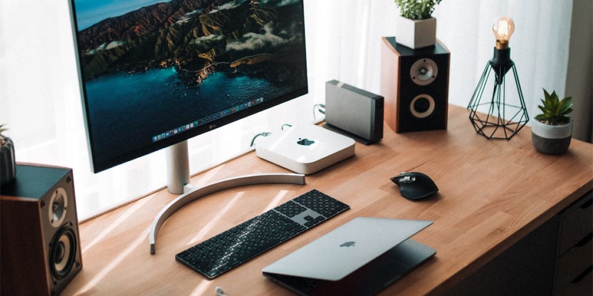 3-minimalist-desk-setups-entry-header-opt